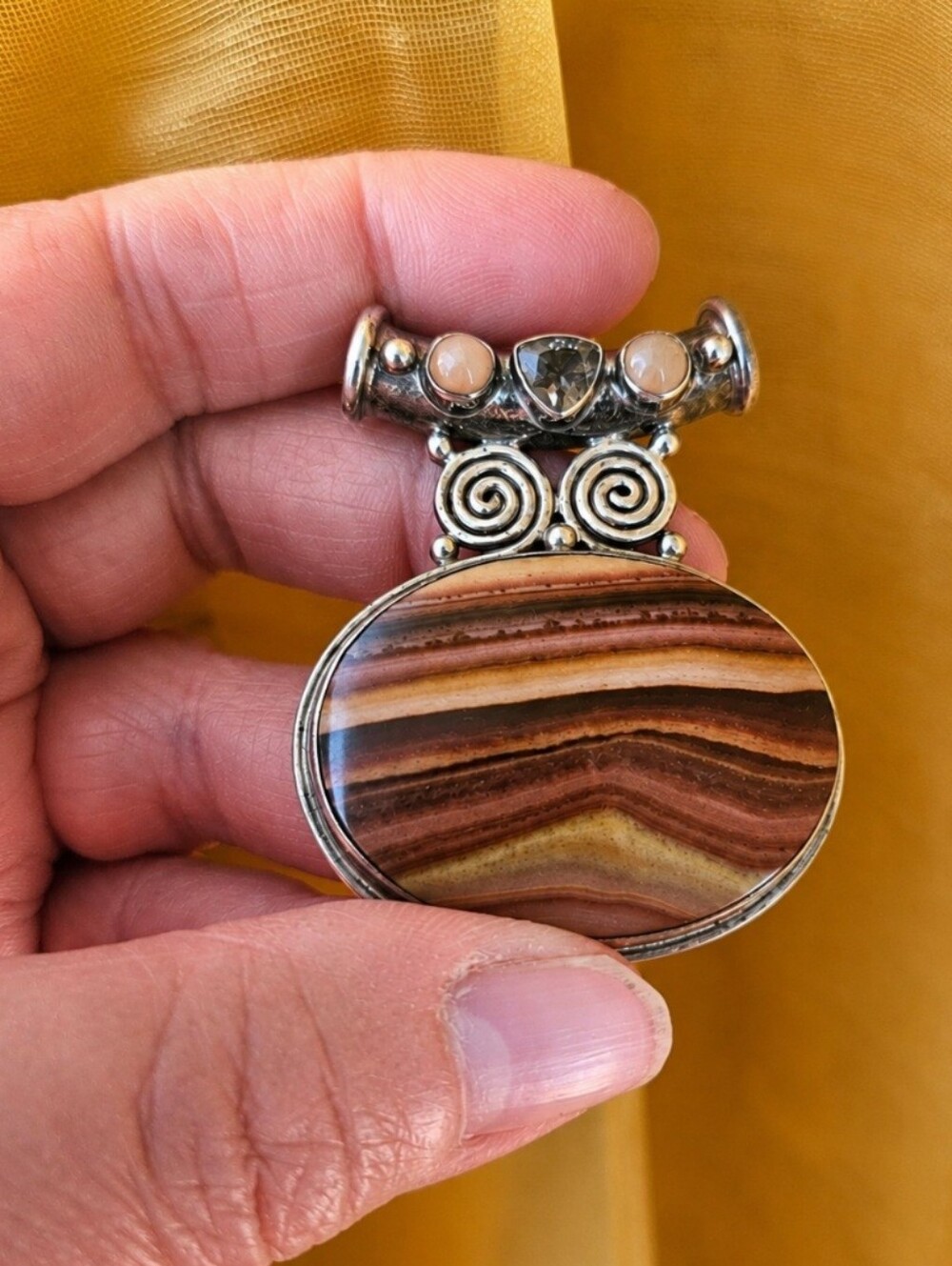 Vintage Sajen SS Banded Agate Pendant: Peach Moonstone, Smoky Quartz